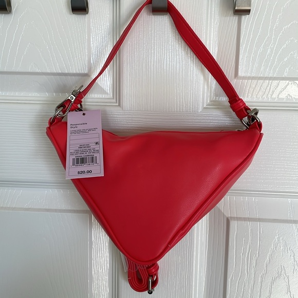 Wild Fable Coral Rhinestone Triangle Crossbody Bag Chain Adjustable Strap NEW - Picture 11 of 13